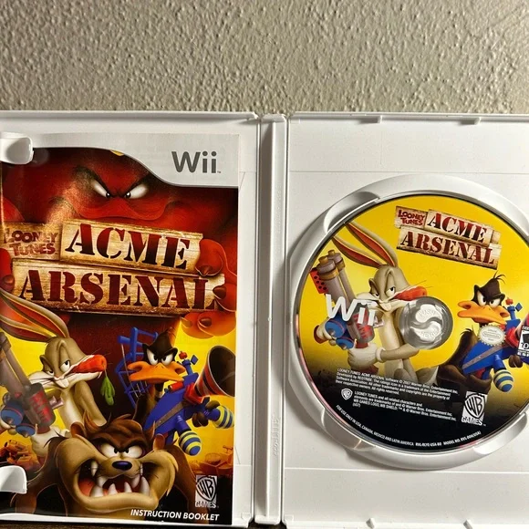 Looney Tunes Acme Arsenal Wii Game - Picture 3 of 3